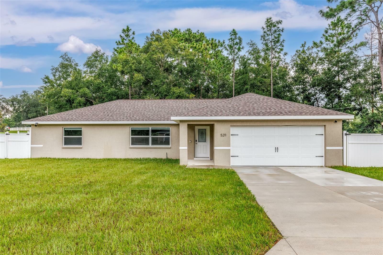 Property Photo:  5211 E Clayre Lane  FL 34452 