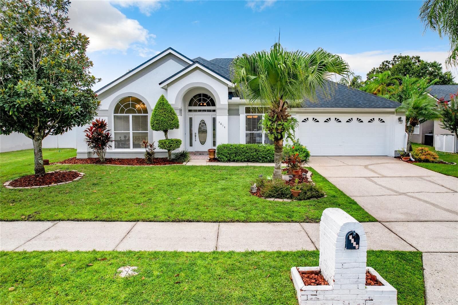 Property Photo: 1014 Kelly Creek Circle FL 32765
