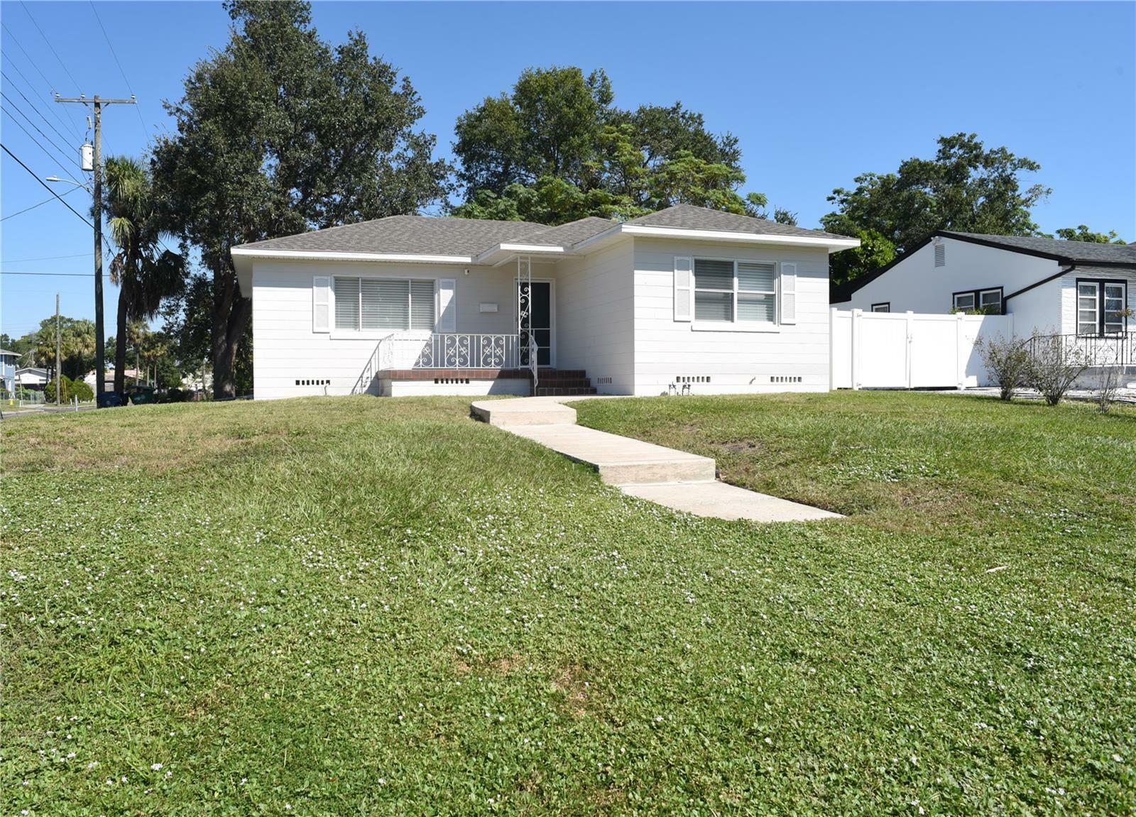 Property Photo: 1921 W Grace Street FL 33607