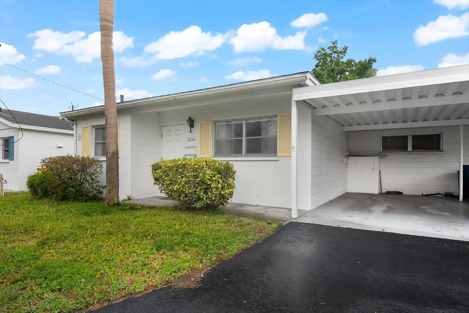 Property Photo:  6041 Arlene Way  FL 34207 