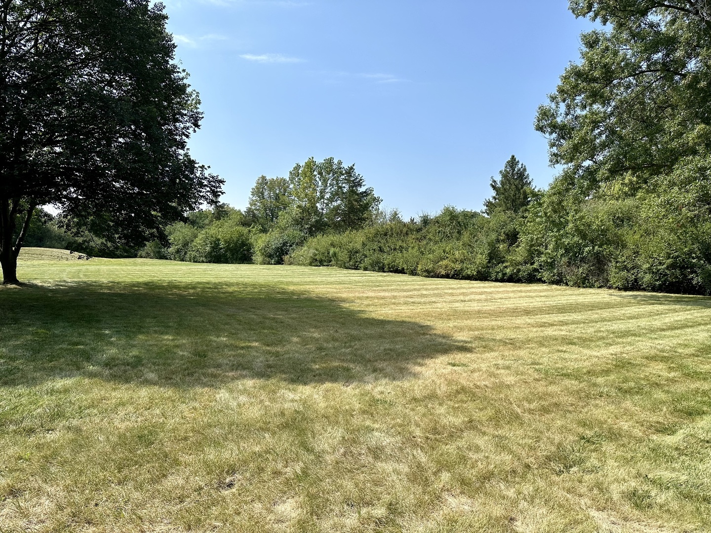 Property Photo:  850 Sunrise Road  IL 60048 