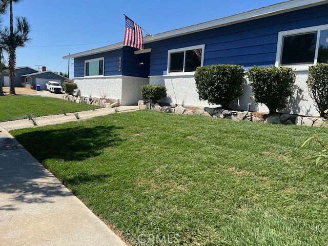 Property Photo:  590 E Van Koevering Street  CA 92376 