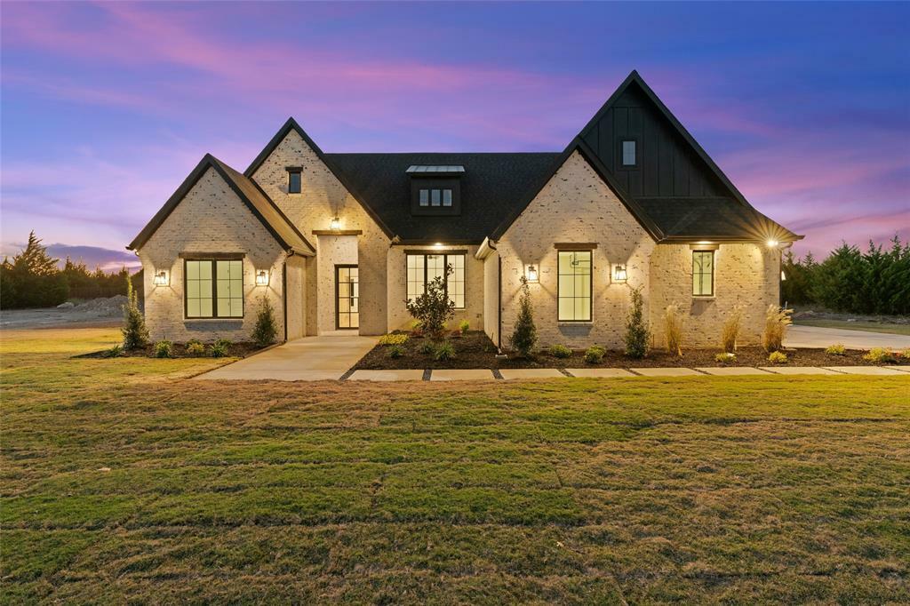 Property Photo:  3031 Glen Oaks Drive  TX 75165 