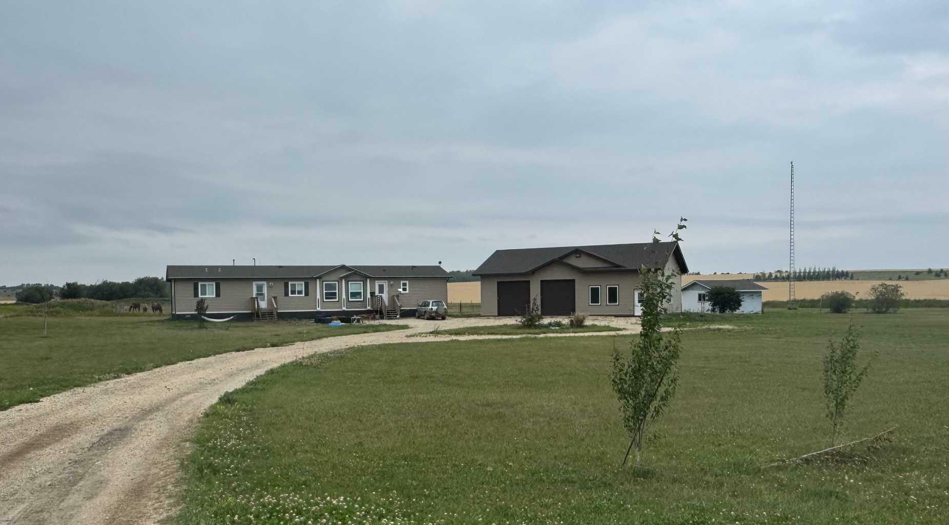 Property Photo:  93032 Township Road 712  AB T0H 0C0 