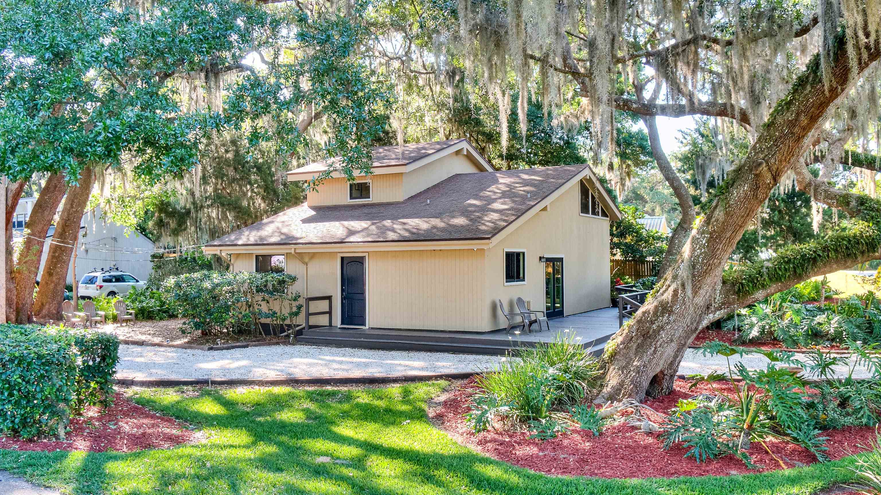 Property Photo:  100 Saturn Rd  FL 32086 