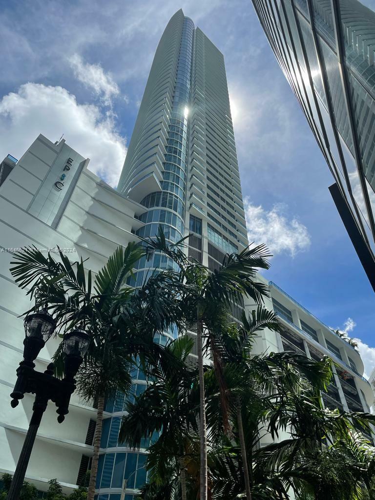 Property Photo:  200 Biscayne Boulevard Way 5007  FL 33131 