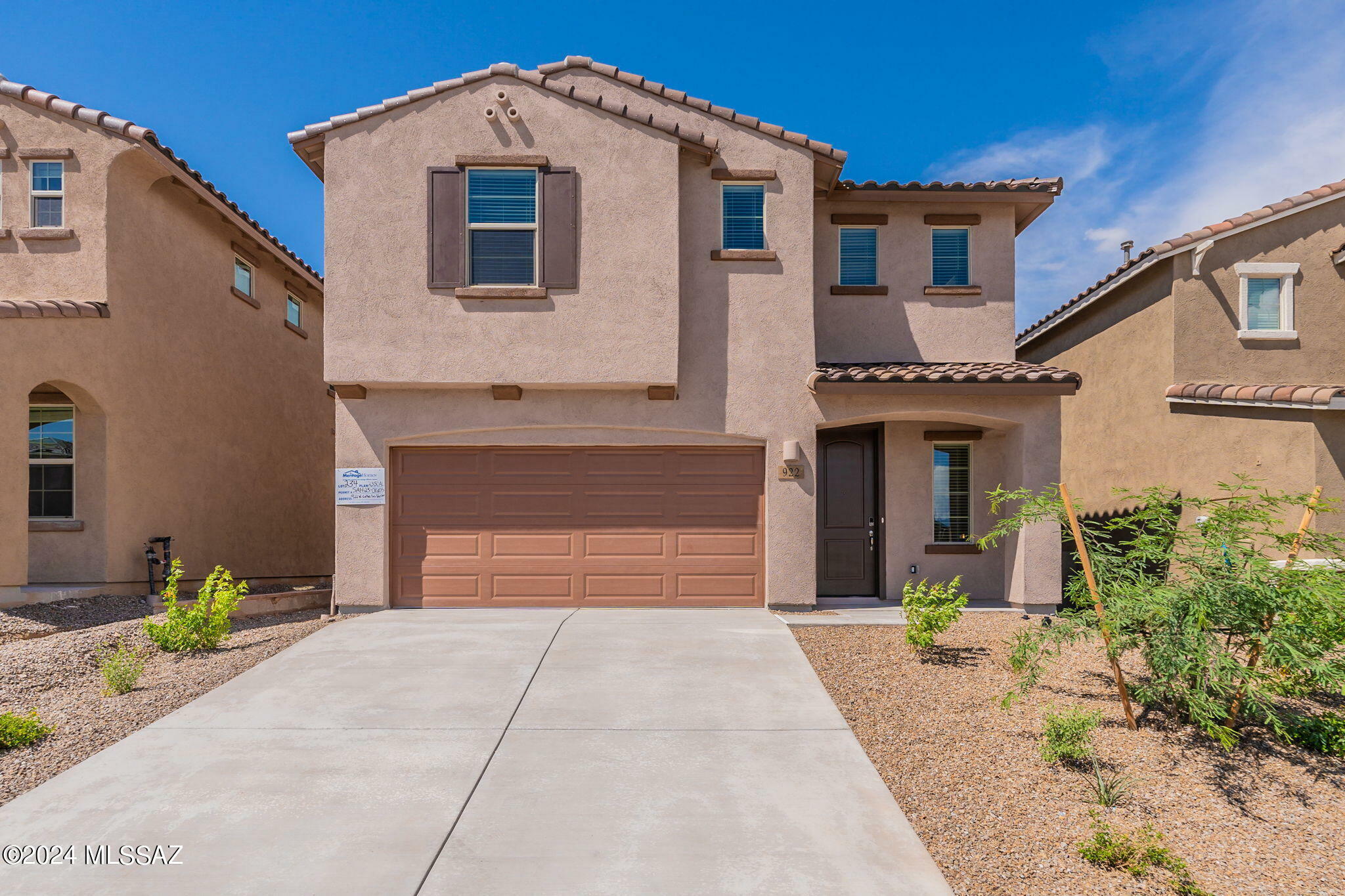 Property Photo:  922 W Calle Las Varitas  AZ 85629 