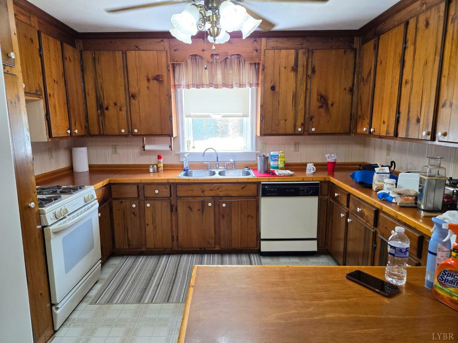 Property Photo:  539 Chellowe Rd  VA 23936 