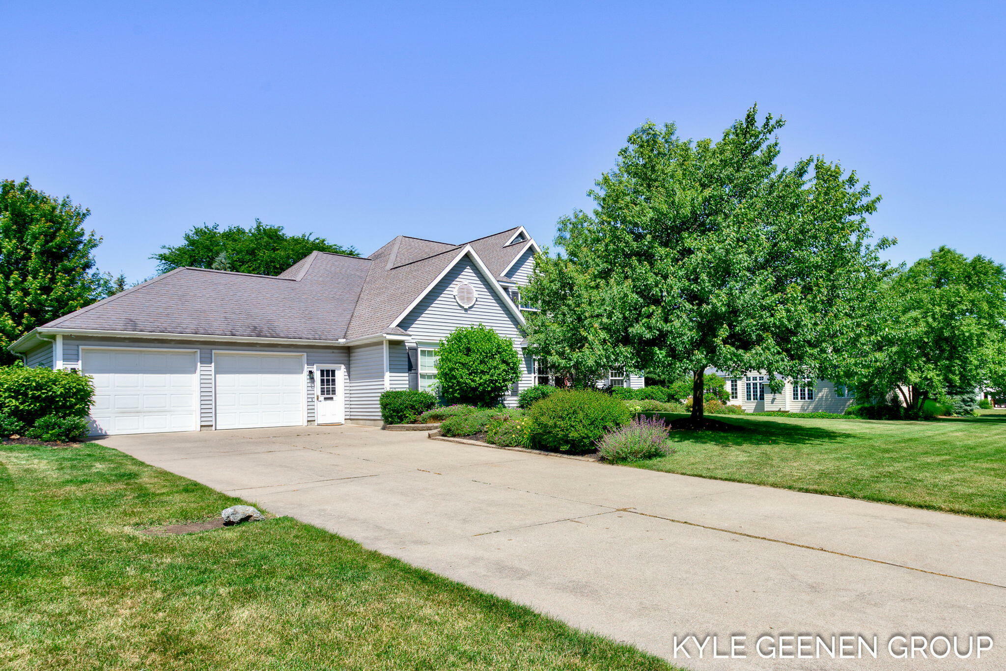 Property Photo:  954 Chelsea Court  MI 49423 