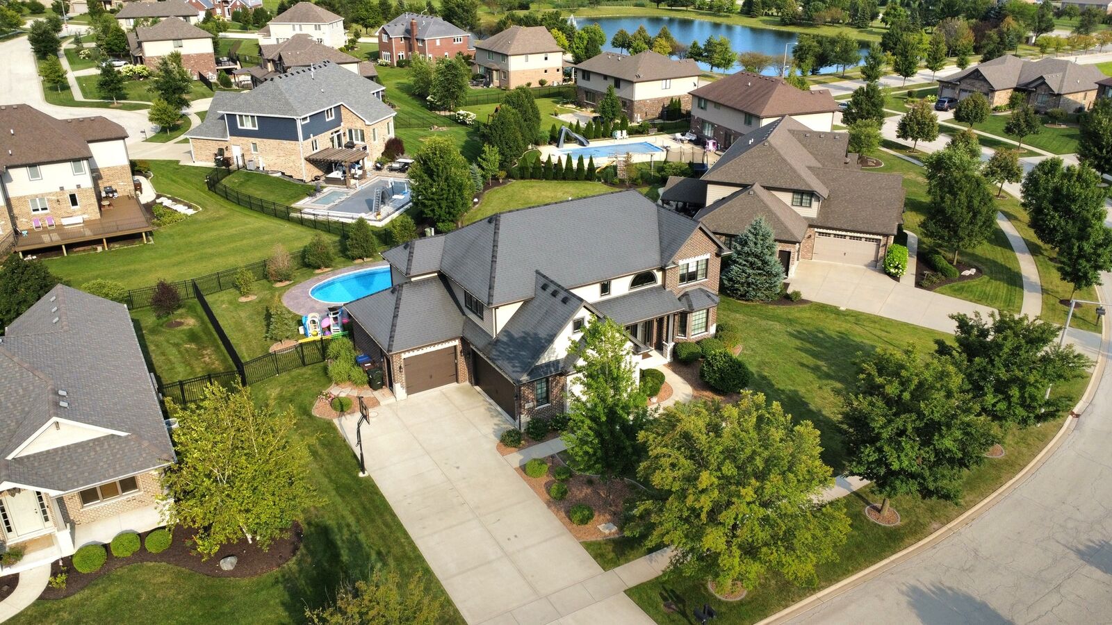 Property Photo: 1832 Brogan Drive IL 60451