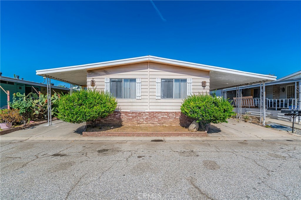 Property Photo: 2601 E Victoria Street 161 CA 90220
