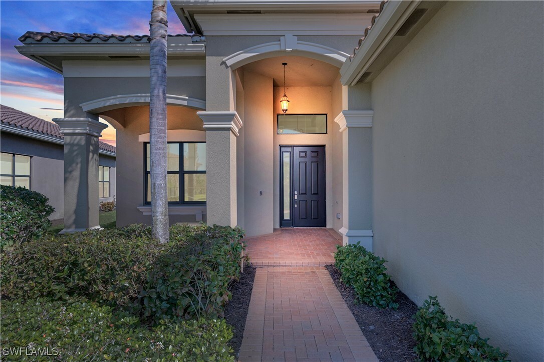 Property Photo:  2820 Cinnamon Bay Circle  FL 34119 