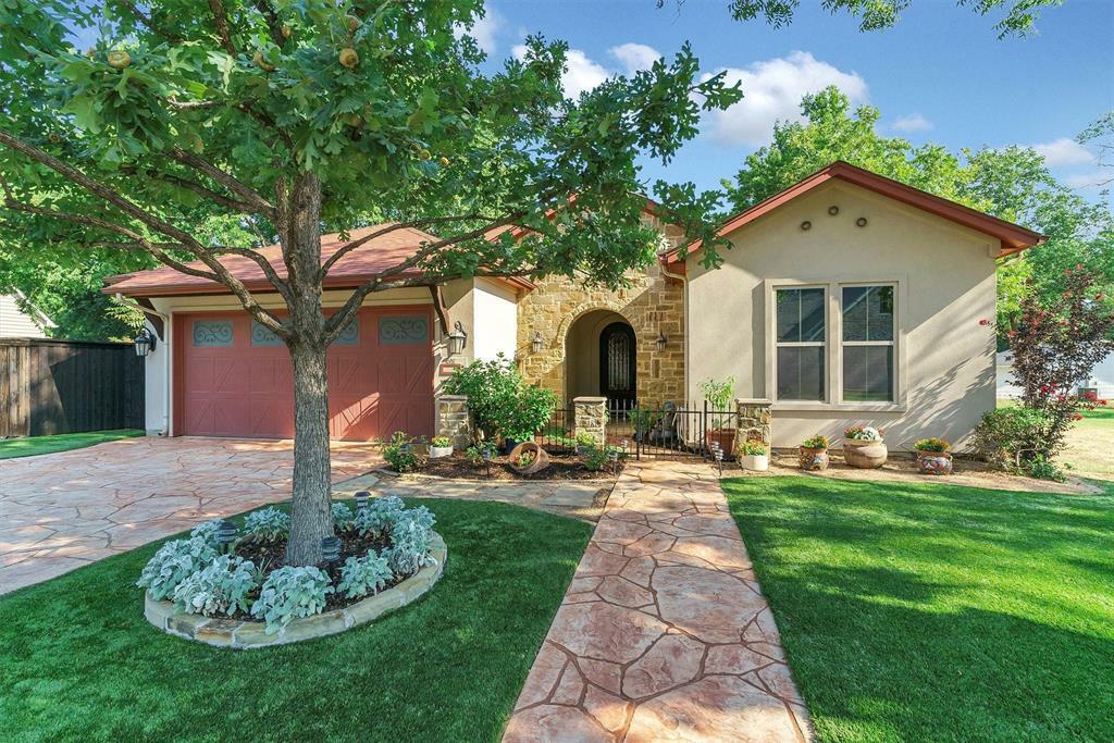 Property Photo:  812 W Sunset Street  TX 76051 