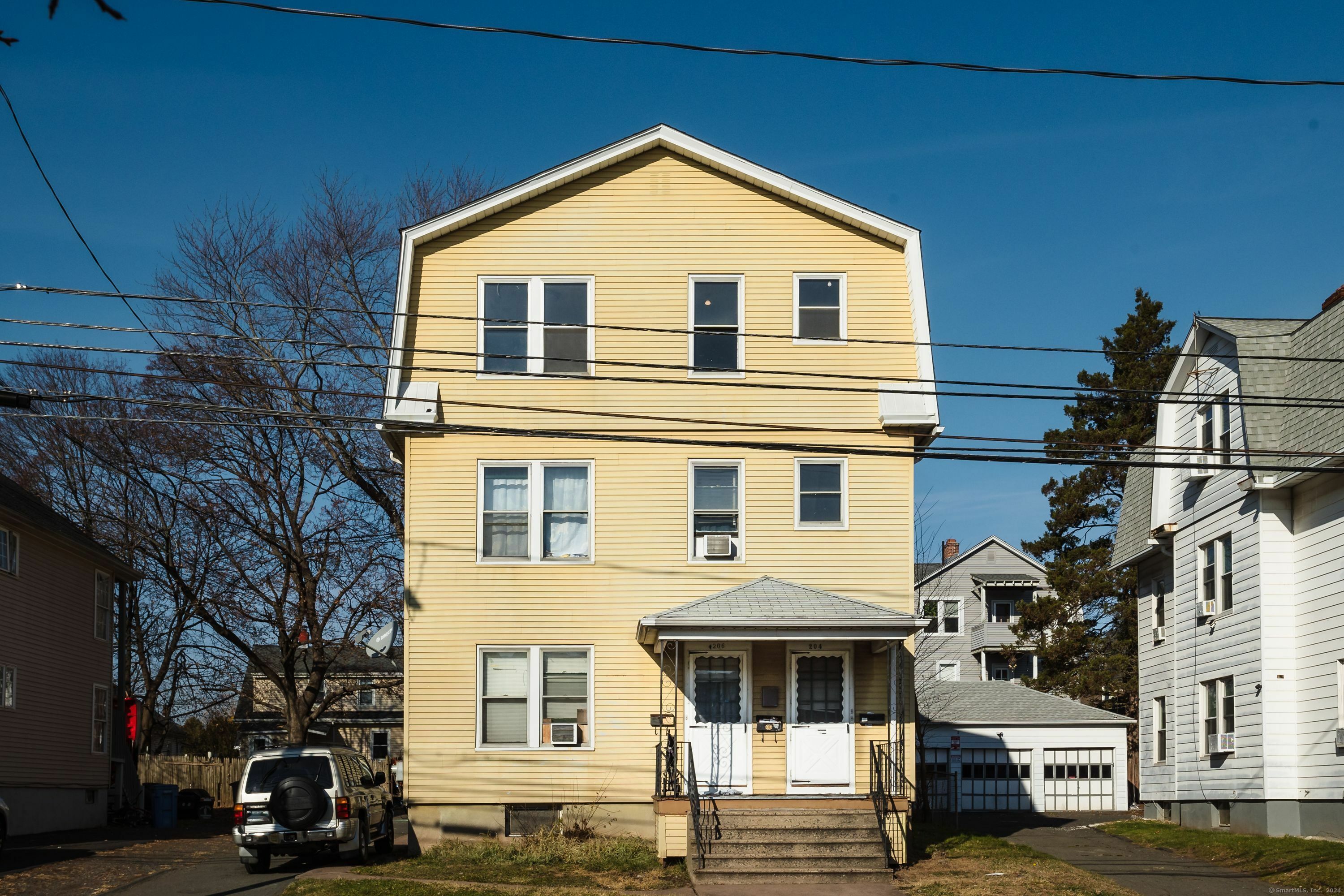 Property Photo:  204 South Street  CT 06114 