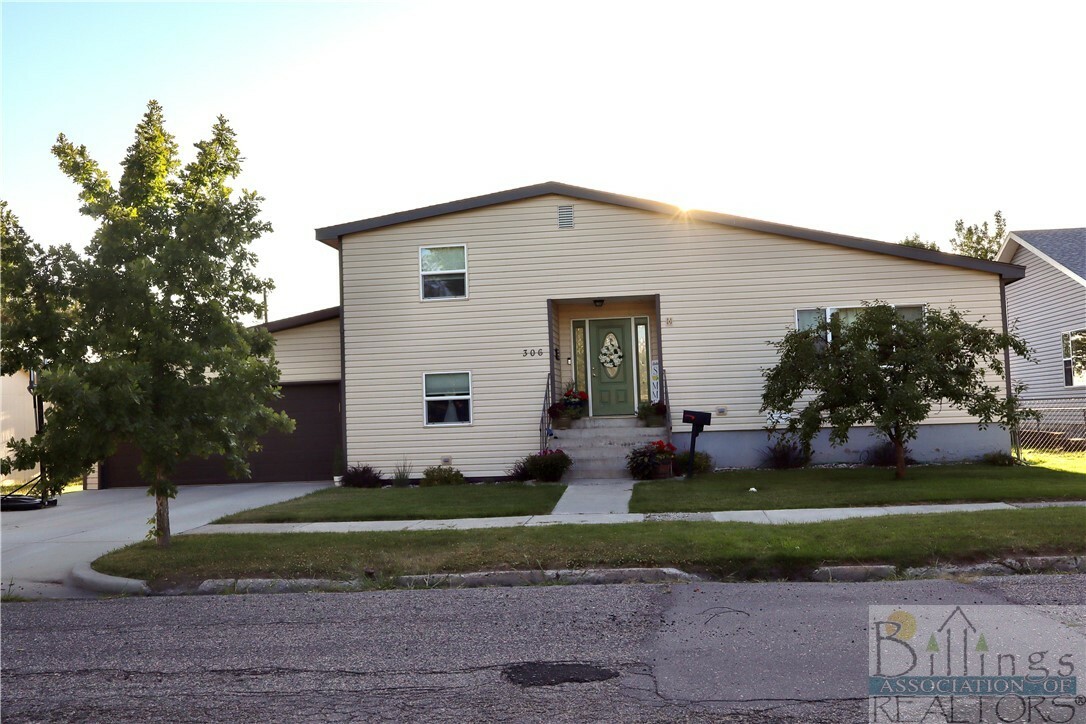 Property Photo:  306 6th Ave  MT 59044 