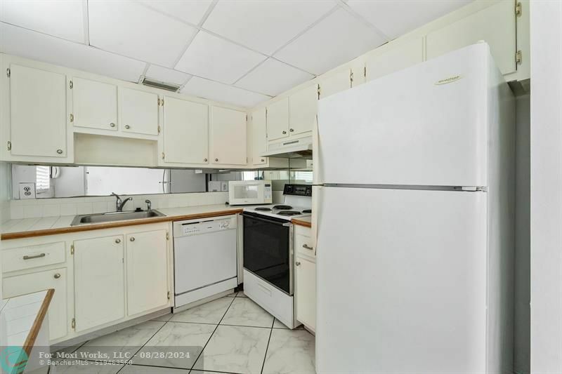 Property Photo:  649 Saxony 649 N  FL 33446 