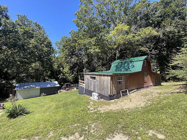 Property Photo:  283 Hicks Road  KY 42544 
