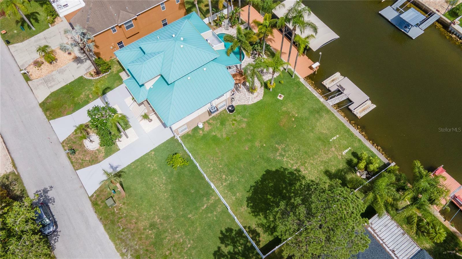 Property Photo:  7485 Islander Lane  FL 34667 