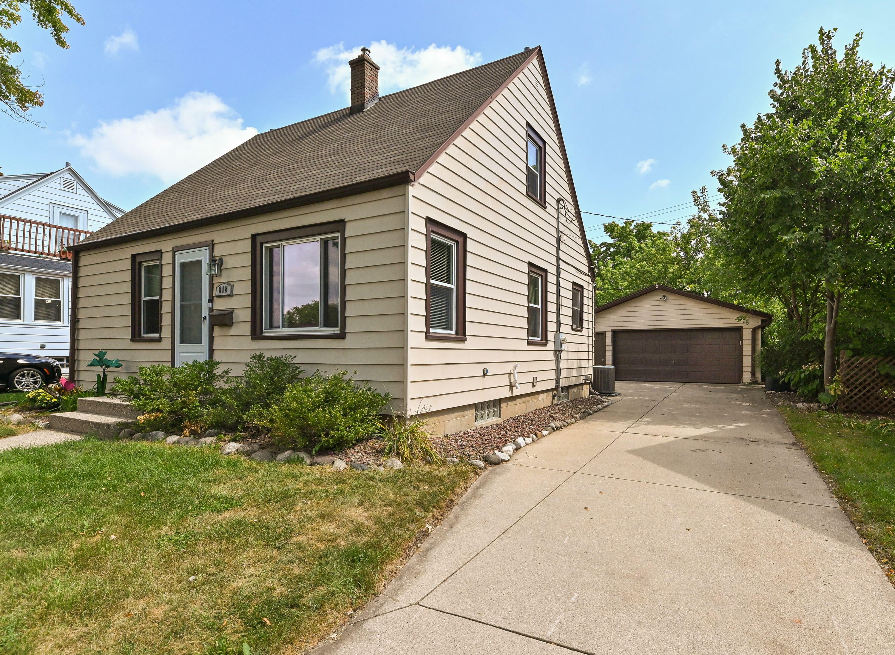 Property Photo:  818 S 110th St  WI 53214 