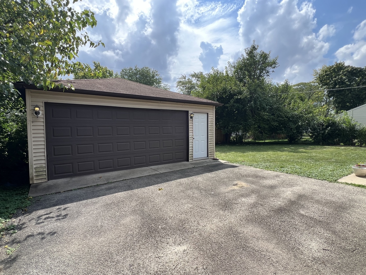 Property Photo:  337 Deerfield Drive  IL 60440 