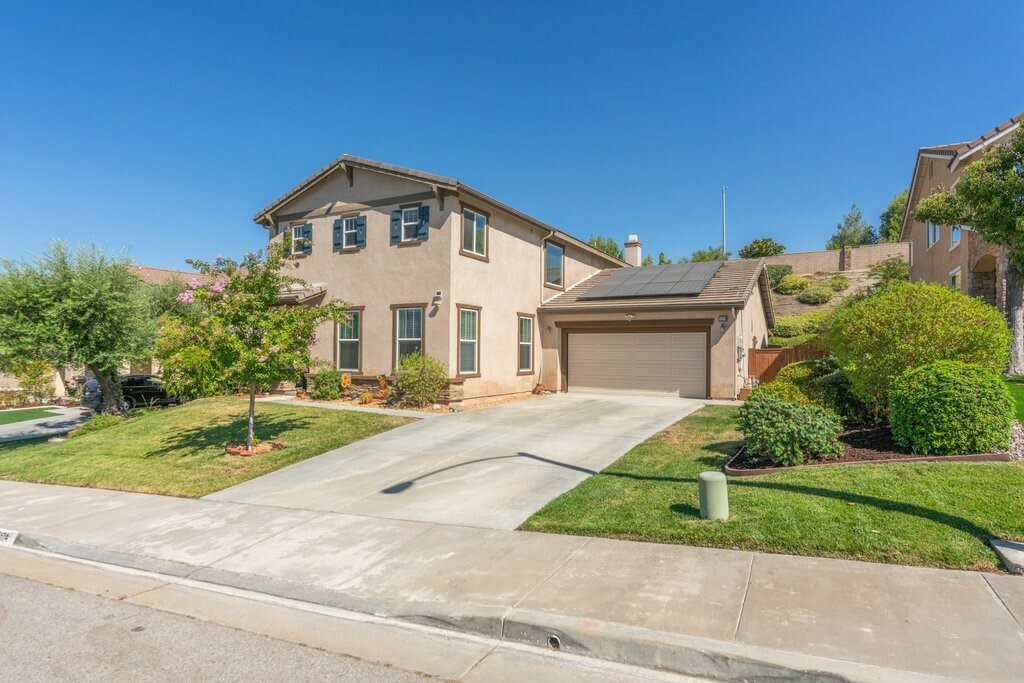 Property Photo:  25174 Hoofprint Drive  CA 92595 