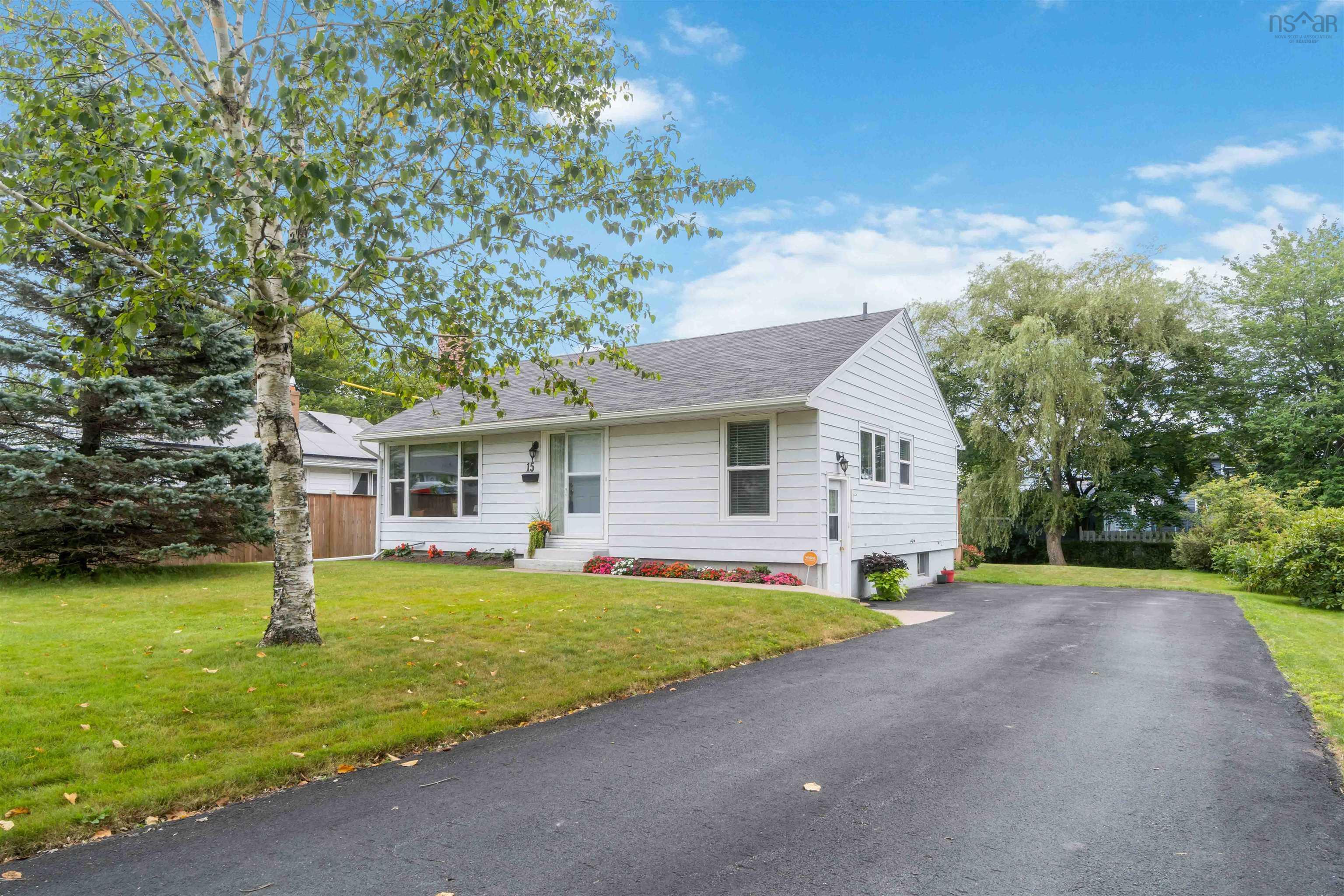 Property Photo: 15 Elizabeth Street NS B2W 2T4