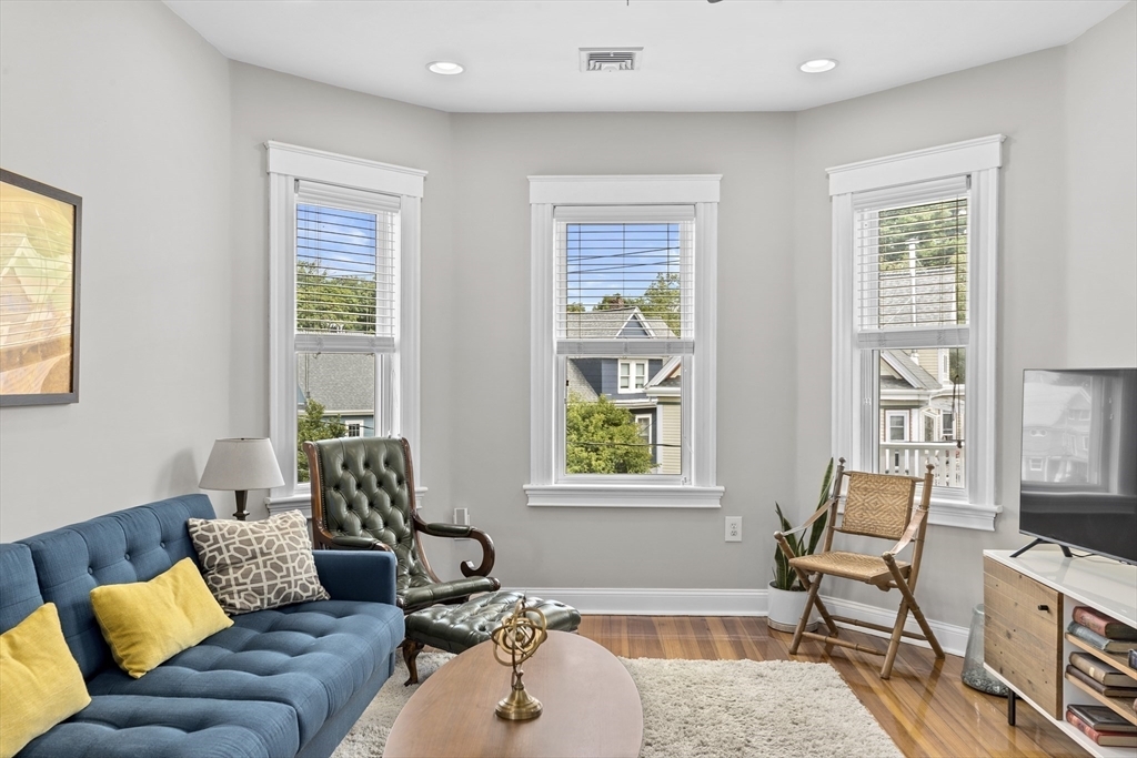 Property Photo:  185 Savin Hill Avenue 3  MA 02125 