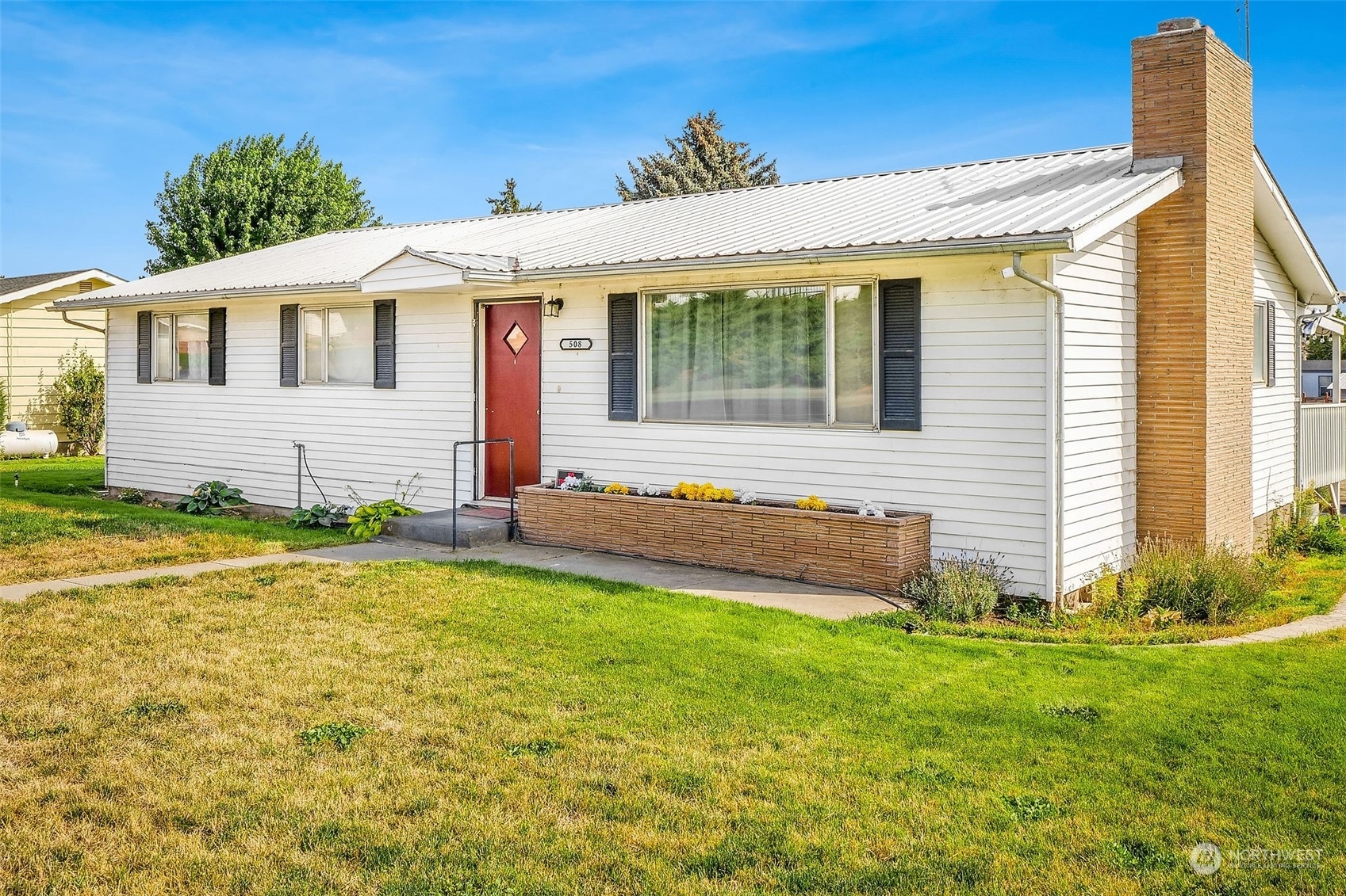 Property Photo:  508 Sprague Street  WA 98860 