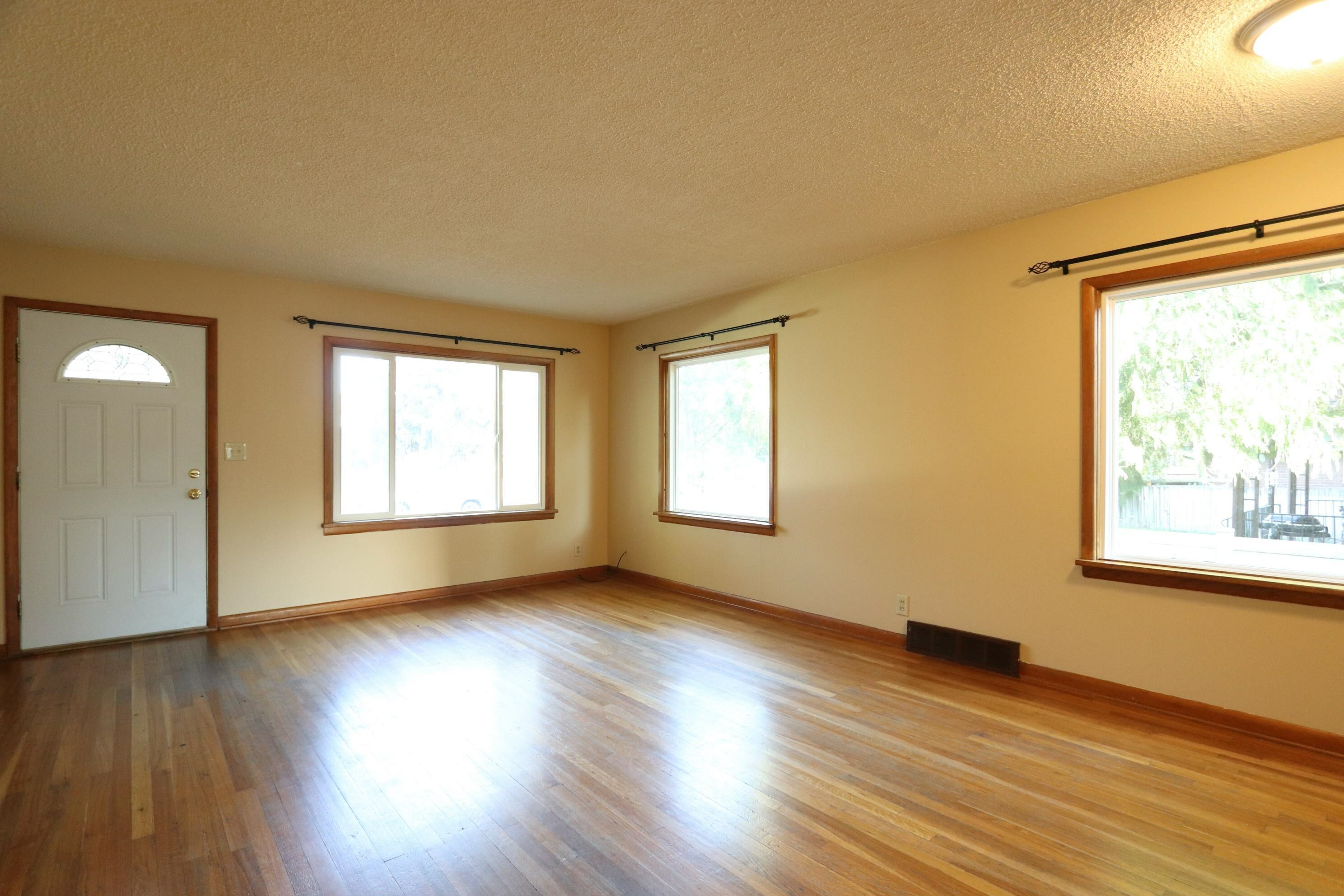 Property Photo:  4011 N Jefferson St  WA 99205 