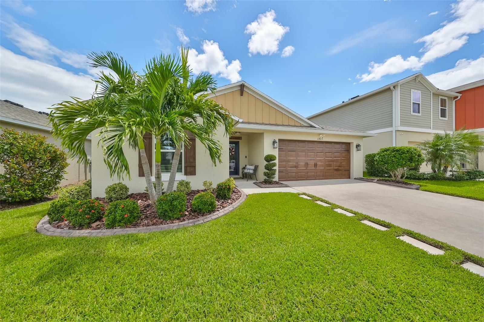 Property Photo:  12825 Scarlet Star Drive  FL 33579 