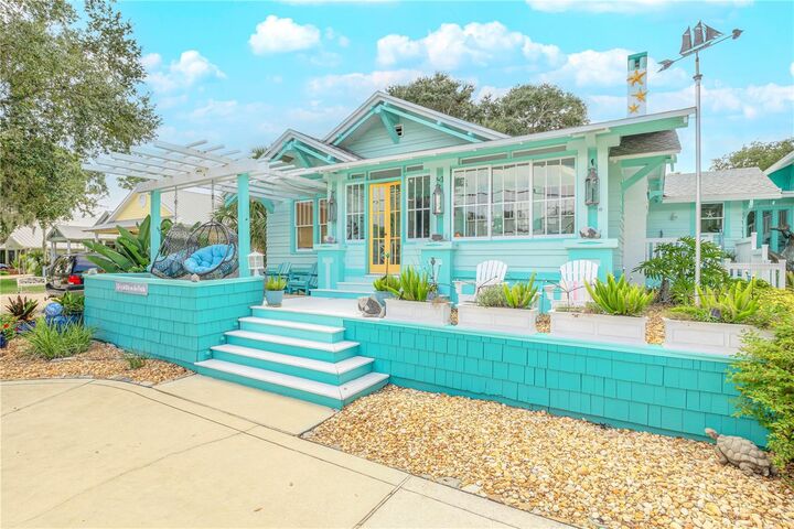 Property Photo: 412 S Peninsula Avenue FL 32169