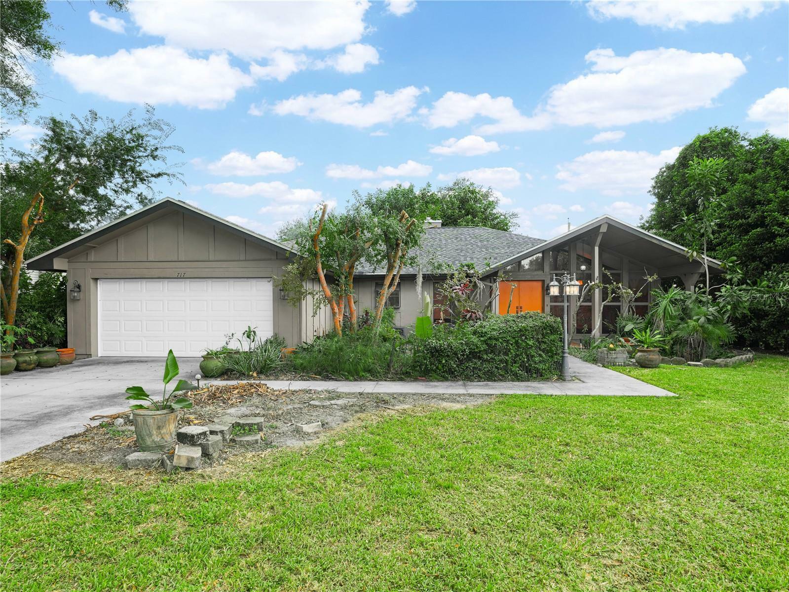 Property Photo:  717 Royal Glen Drive  FL 33813 