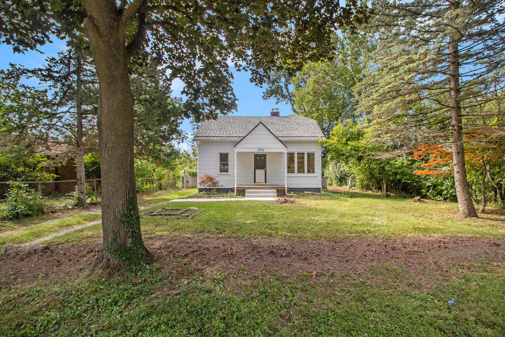 Property Photo:  2906 Sharon Drive  MI 48108 