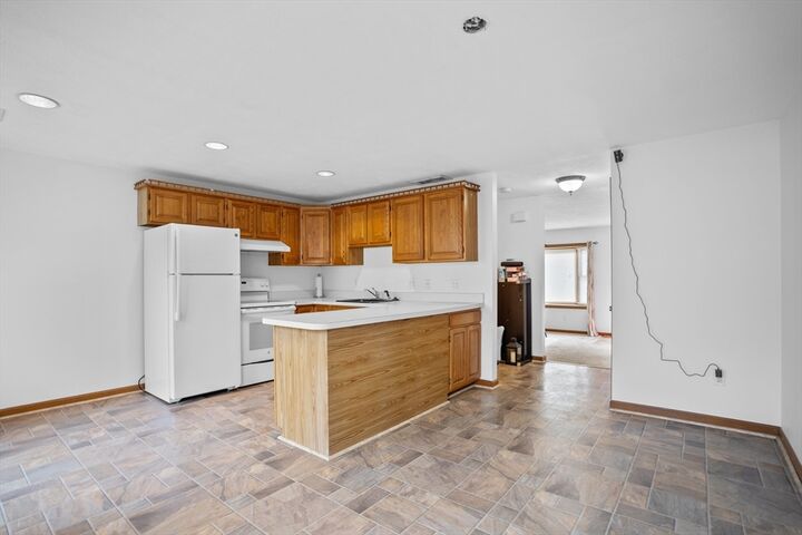 Property Photo: 299 Mountain Ave 5 MA 02151