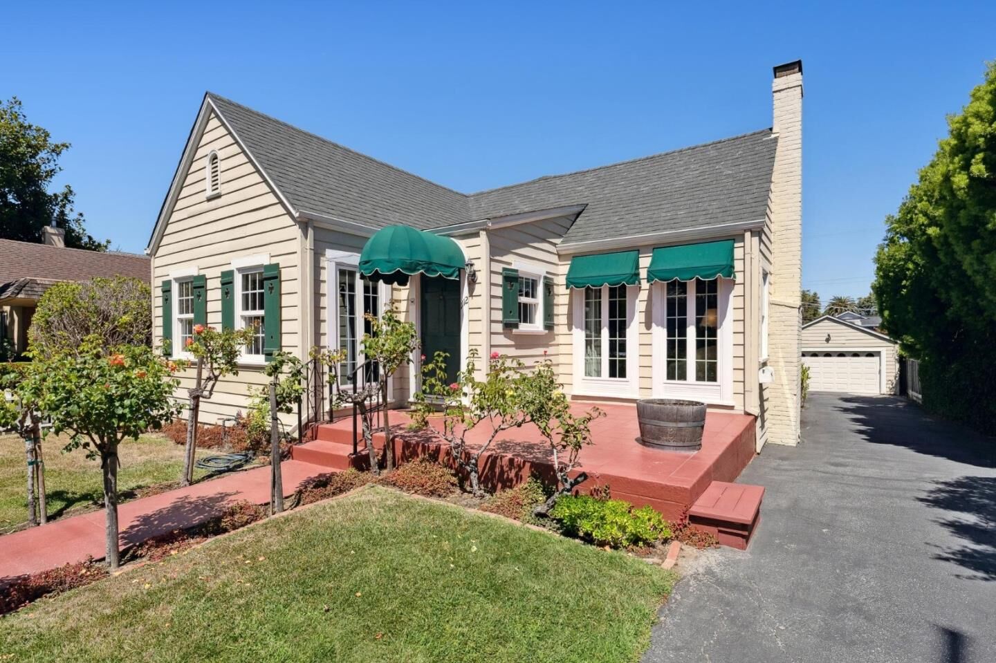 Property Photo:  1112 Vancouver Avenue  CA 94010 