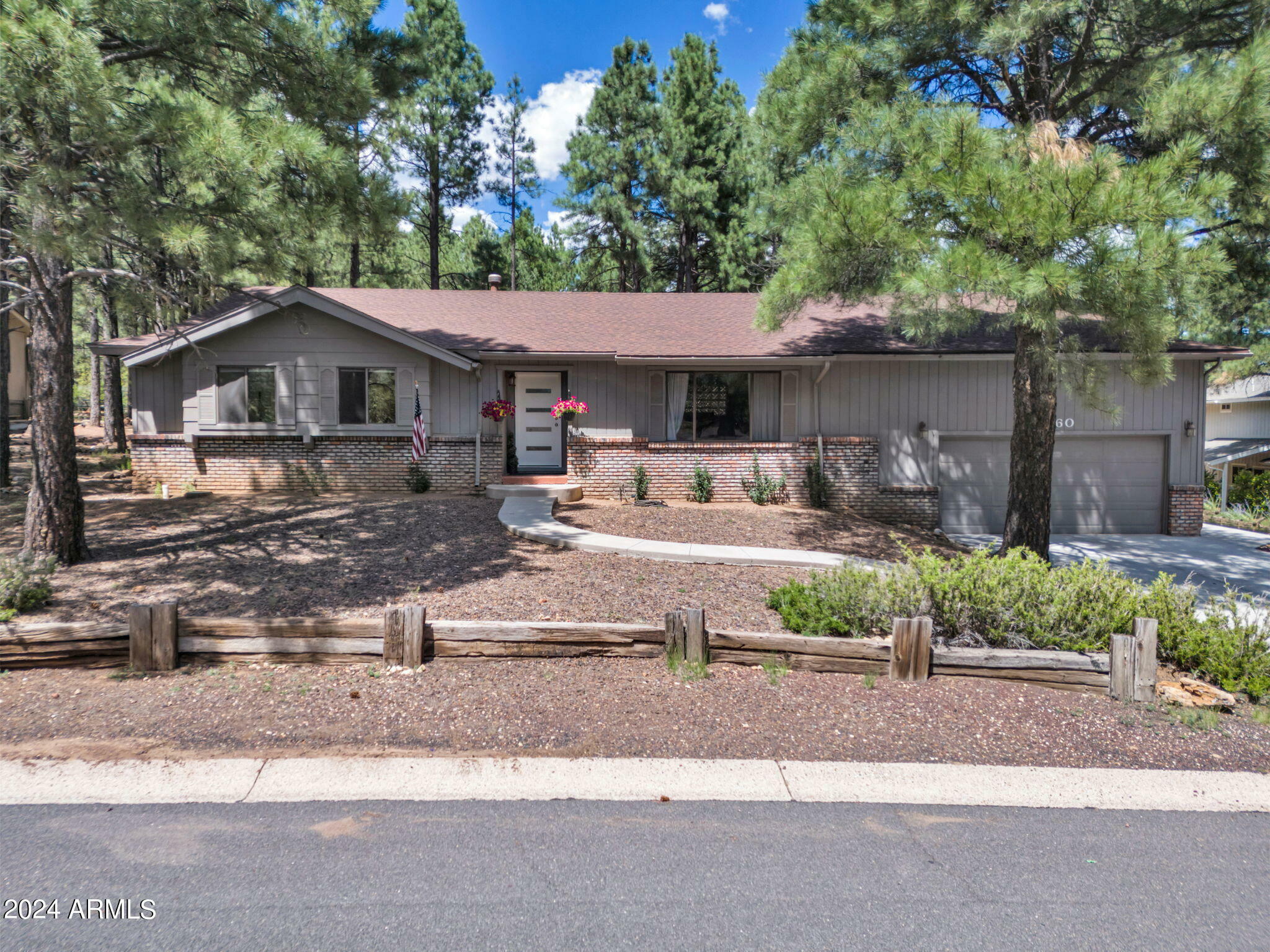 Property Photo:  5160 E Hawthorne Drive  AZ 86004 