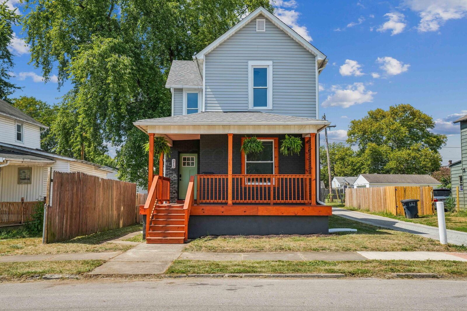 Property Photo:  215 Wyandotte Street  OH 43130 