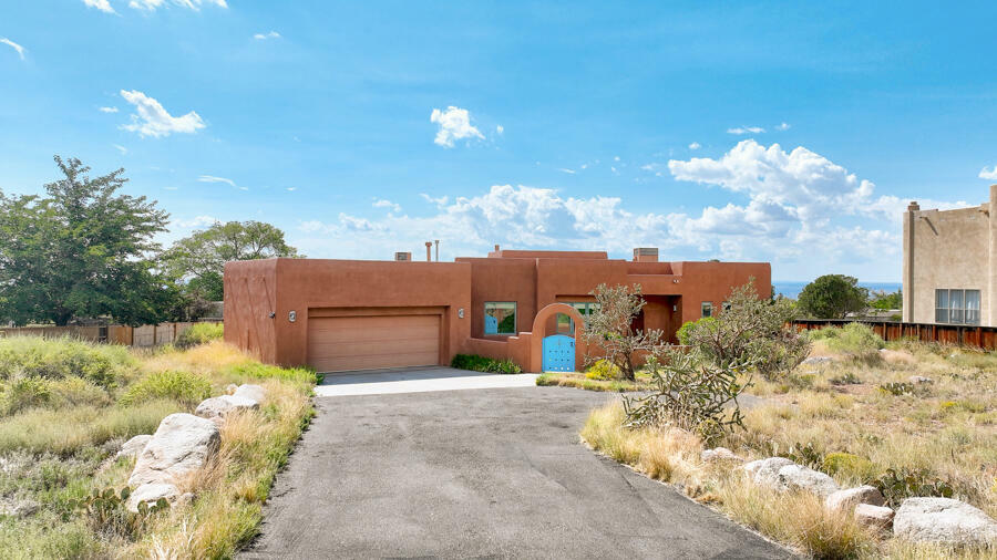 Property Photo:  908 Tramway Lane NE  NM 87122 