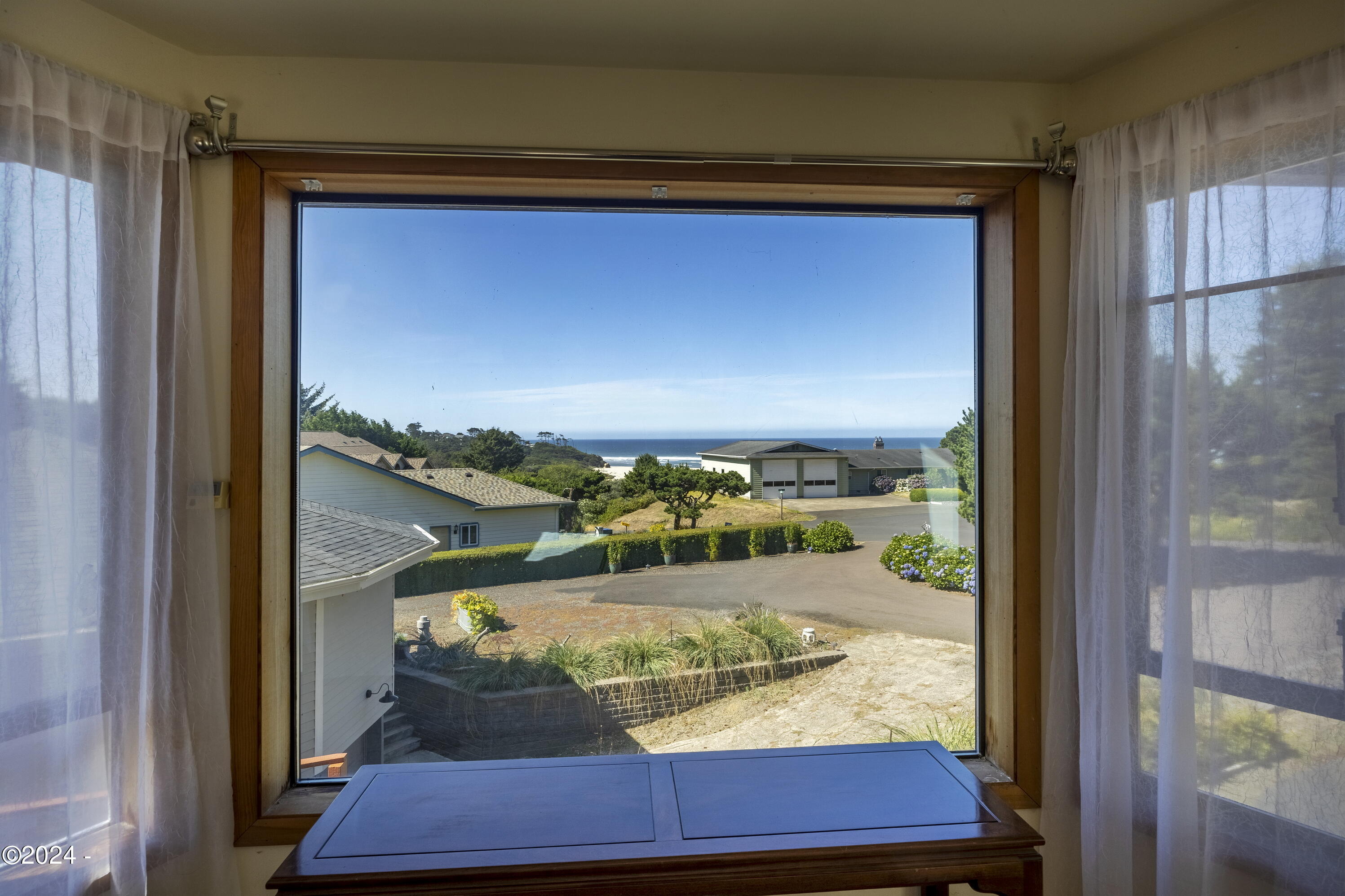 Property Photo: 945 NW Estate Drive OR 97376