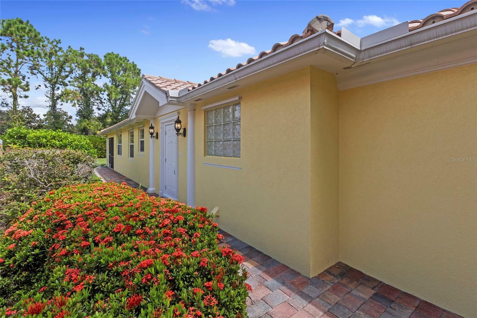 Property Photo:  11804 Astilbe Drive  FL 32827 