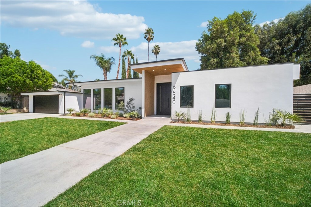 Property Photo:  9540 Donna Avenue  CA 91324 