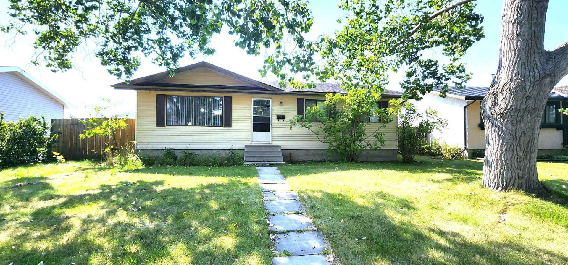 Property Photo:  351 Maitland Hill NE  AB T2A 5V4 