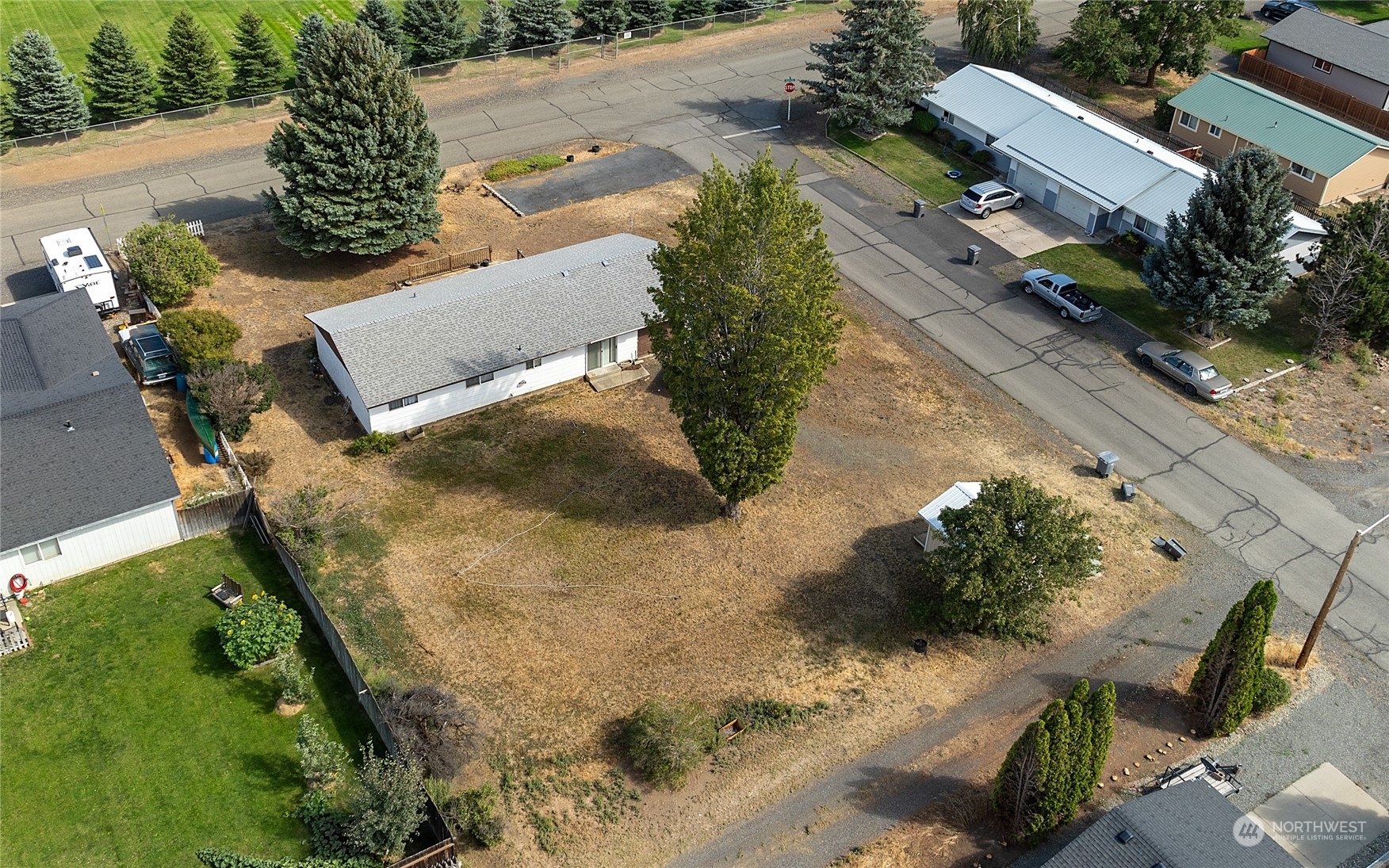 Property Photo:  701 N Okanogan Street  WA 98934 