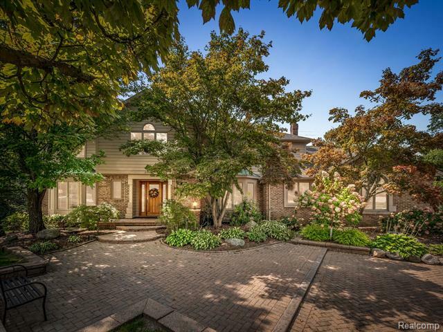 Property Photo: 2485 Hunters Pond MI 48304