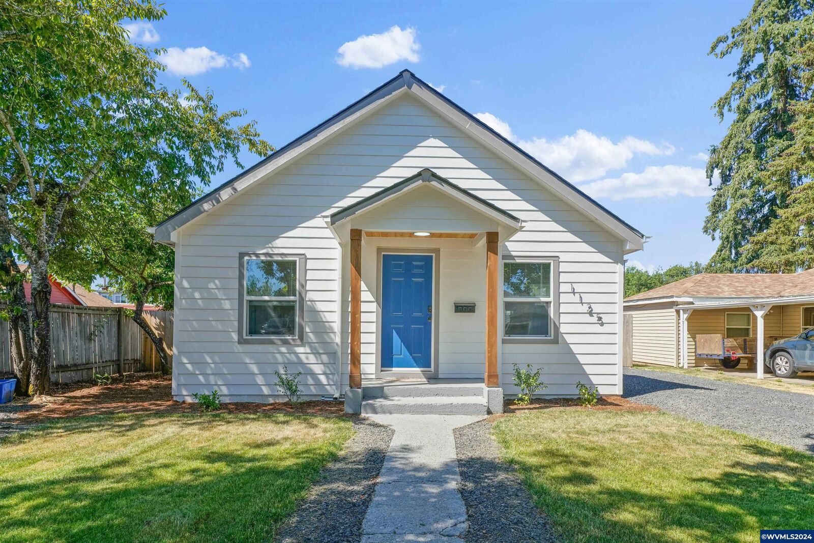Property Photo: 1125 Lewis St SE OR 97302