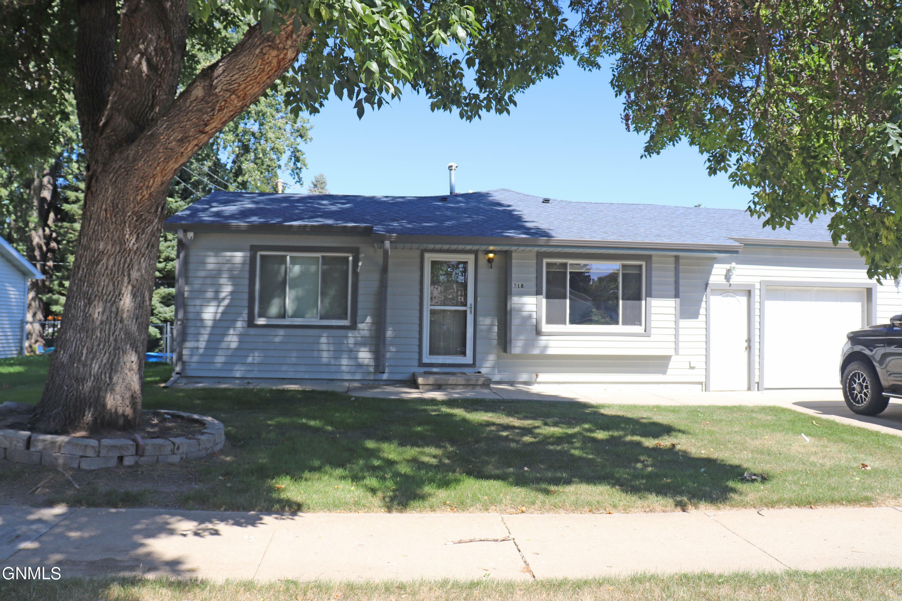 Property Photo:  318 Easy Street  ND 58504 