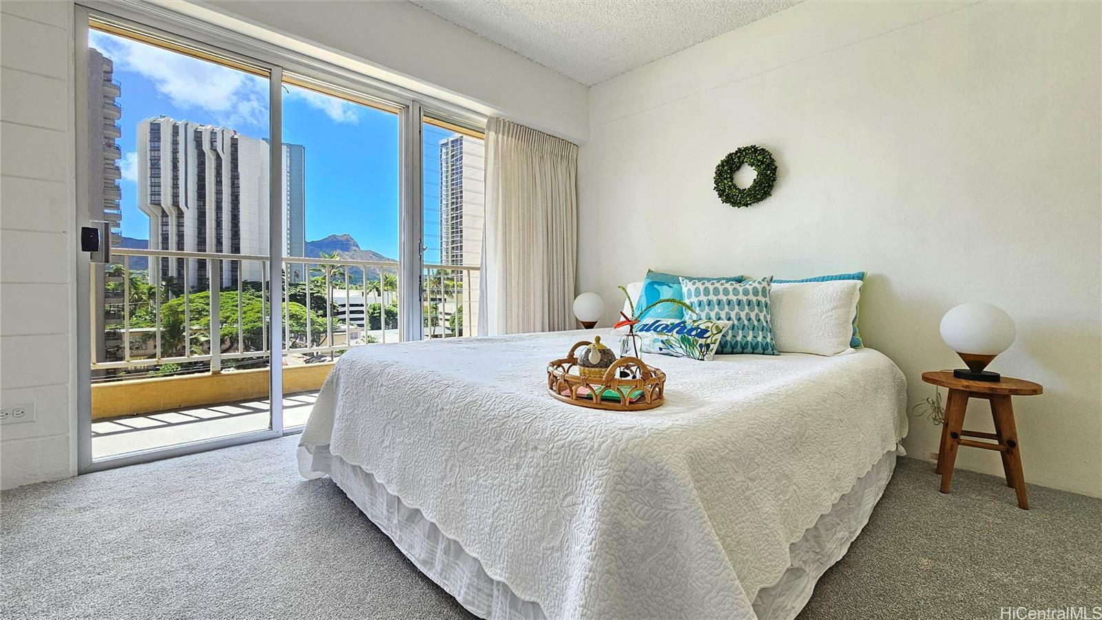 Property Photo:  303 Liliuokalani Avenue 702  HI 96815 