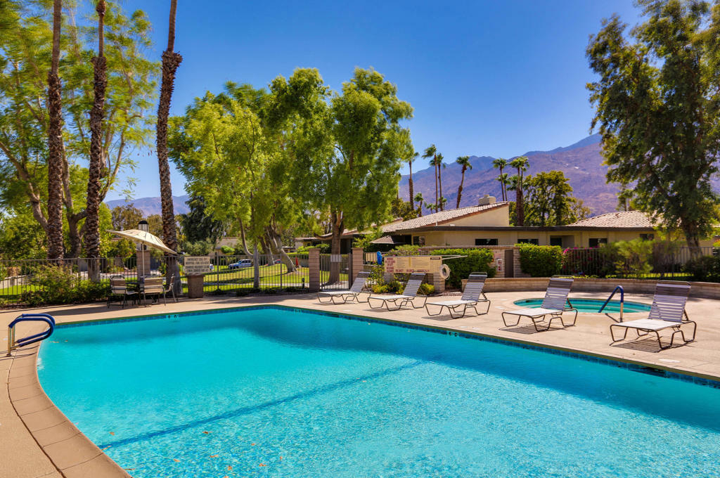 2061 Paseo Pelota  Palm Springs CA 92262 photo