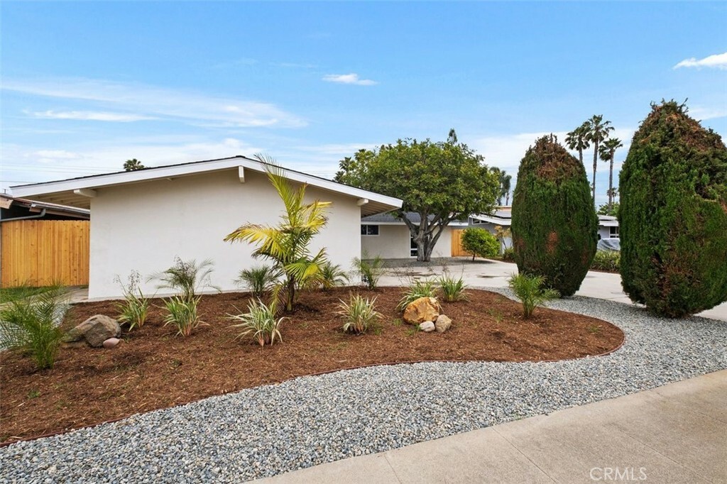 Property Photo:  525 N Emerald Drive  CA 92868 