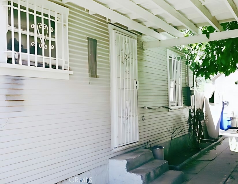 Property Photo:  260 E 10th Street  CA 92410 